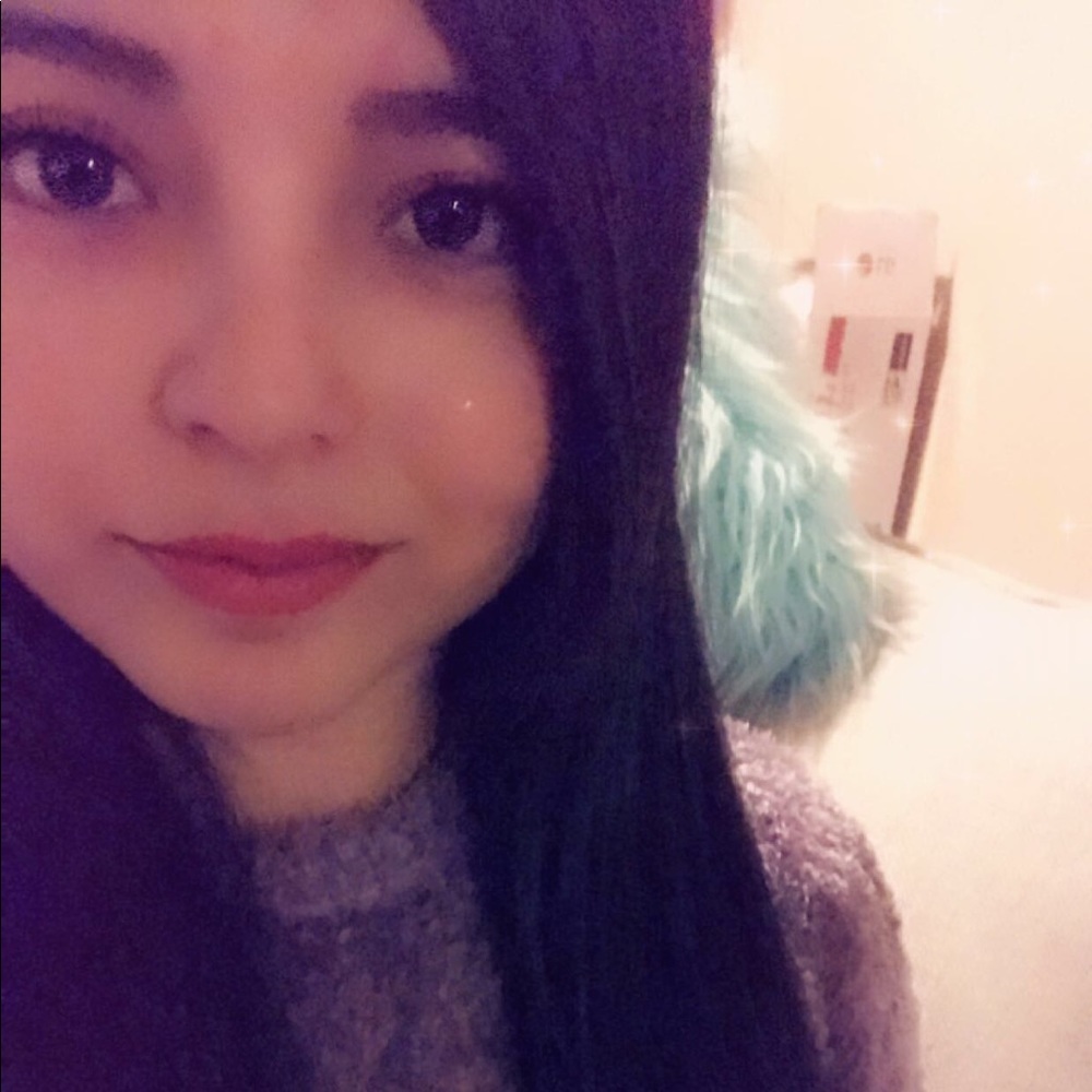 Meet your Posher, Adriana